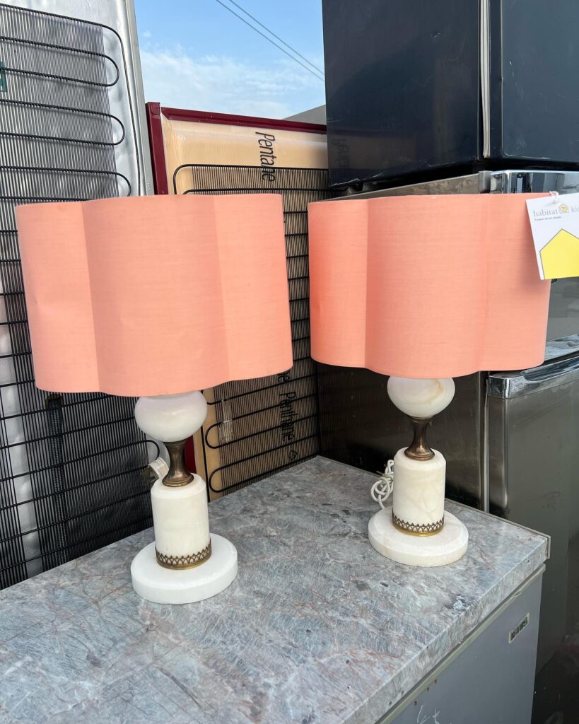 Marble stand table lamp