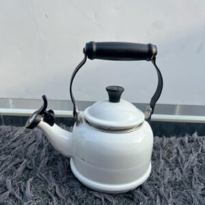 Le creuset whistling kettle