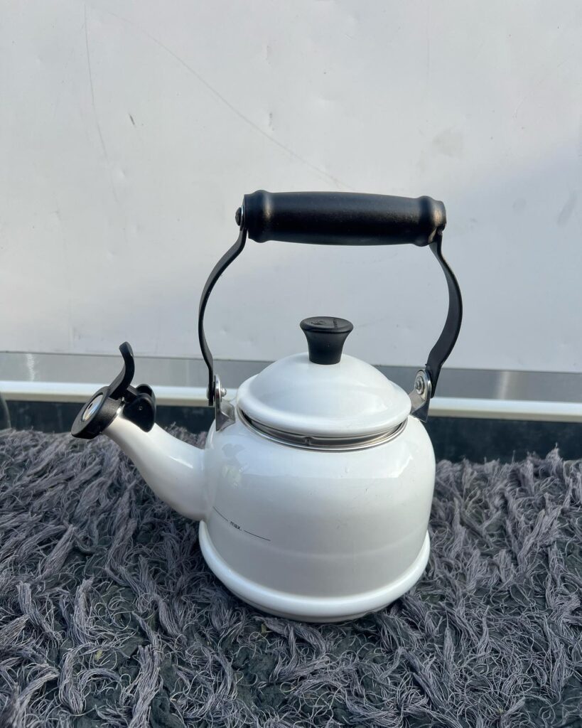 Le creuset whistling kettle